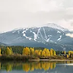 3Br Stunning Recently Renovated Condo By Harmony Whistler