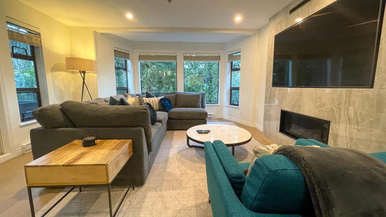 3br Stunning Recently Renovated By Harmony Whistler
